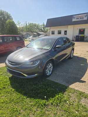 2015 Chrysler 200, $5990. Photo 1