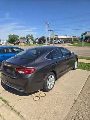 2015 Chrysler 200, $5990. Photo 4