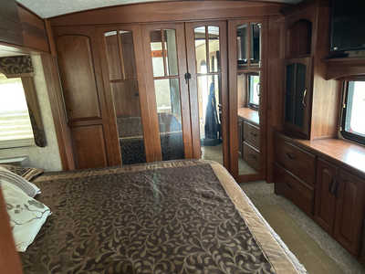 2014 Fifth Wheel Montanna, $27000. Photo 9