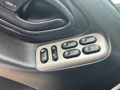 2005 Ford Escape, $4695. Photo 12