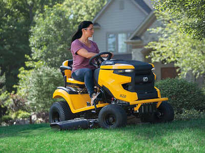 2026 Cub Cadet XT2 LX46 46 in. Kohl, $3795. Photo 7