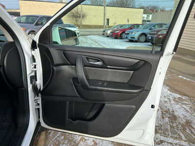 2017 Chevrolet Traverse, $14599. Photo 9