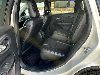 2019 Jeep Cherokee, $19890. Photo 8