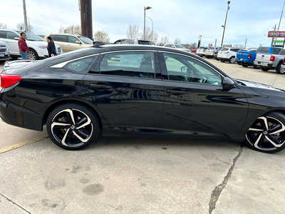 2020 Honda Accord, $21900. Photo 6