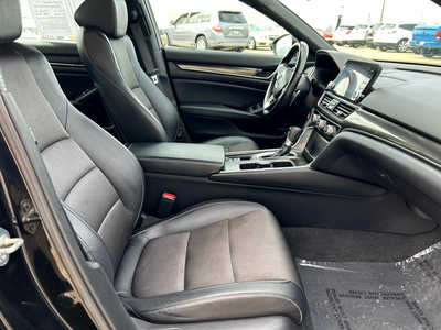 2020 Honda Accord, $21900. Photo 9