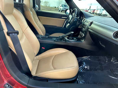 2010 Mazda Miata, $15900. Photo 10