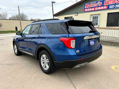 2022 Ford Explorer, $25900. Photo 5
