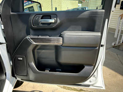 2020 Chevrolet 1500 Crew Cab, $31900. Photo 9