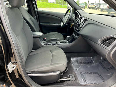 2012 Chrysler 200, $8900. Photo 10