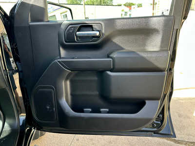 2021 Chevrolet 1500 Crew Cab, $24900. Photo 9