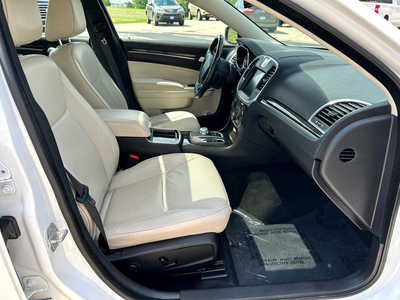 2016 Chrysler 300, $16900. Photo 10