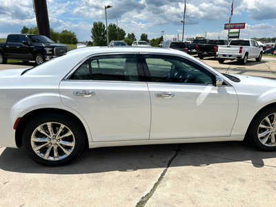 2016 Chrysler 300, $16900. Photo 8