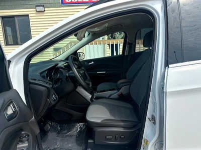 2016 Ford Escape, $7900. Photo 7