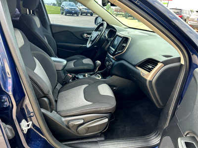 2014 Jeep Cherokee, $7900. Photo 10