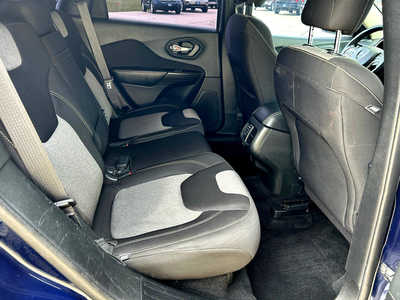 2014 Jeep Cherokee, $7900. Photo 11