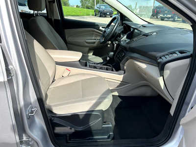 2017 Ford Escape, $6900. Photo 10