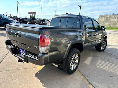2016 Toyota Tacoma, $23900. Photo 7