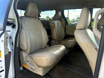 2013 Toyota Sienna, $0. Photo 11