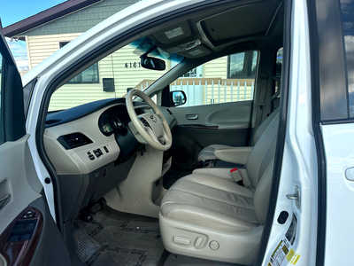 2013 Toyota Sienna, $0. Photo 7