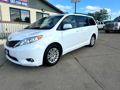 2013 Toyota Sienna, $0. Photo 1