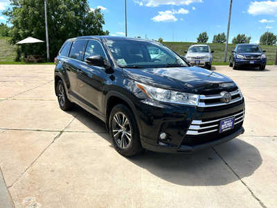 2018 Toyota Highlander, $0. Photo 2
