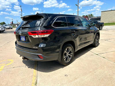 2018 Toyota Highlander, $0. Photo 5