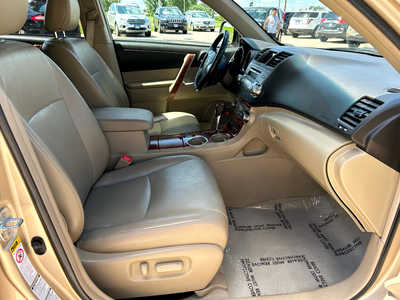 2010 Toyota Highlander, $13900. Photo 10