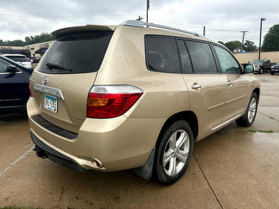 2010 Toyota Highlander, $13900. Photo 3