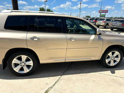 2010 Toyota Highlander, $13900. Photo 8