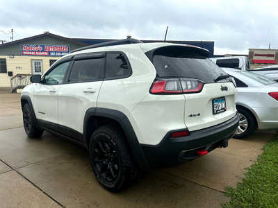 2019 Jeep Cherokee, $18900. Photo 2