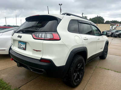2019 Jeep Cherokee, $18900. Photo 3