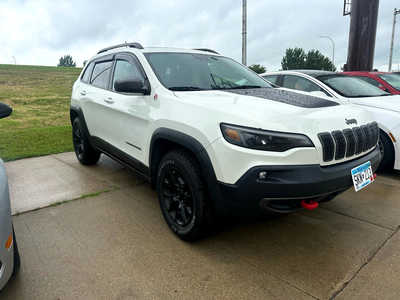 2019 Jeep Cherokee, $18900. Photo 4