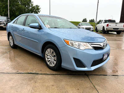 2014 Toyota Camry, $0. Photo 2