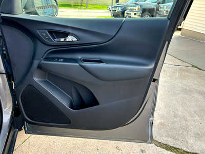 2018 Chevrolet Equinox, $12900. Photo 9