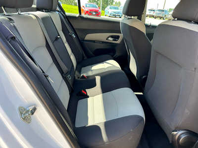 2014 Chevrolet Cruze, $9900. Photo 11