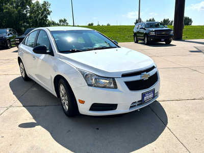 2014 Chevrolet Cruze, $9900. Photo 3