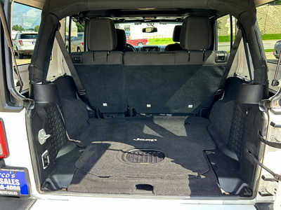 2016 Jeep Wrangler Unlimited, $21900. Photo 12