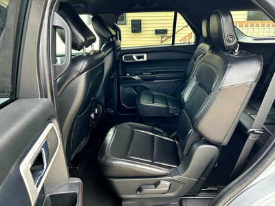 2020 Ford Explorer, $25900. Photo 10
