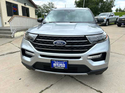 2020 Ford Explorer, $25900. Photo 2