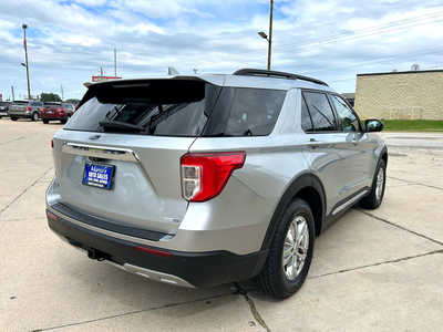2020 Ford Explorer, $25900. Photo 7
