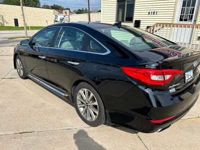 2017 Hyundai Sonata, $0. Photo 3