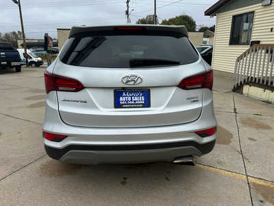 2018 Hyundai Santa Fe, $11900. Photo 3