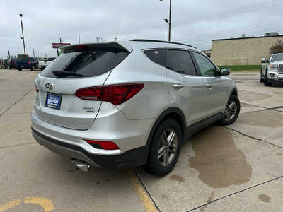 2018 Hyundai Santa Fe, $11900. Photo 4