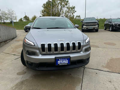 2018 Jeep Cherokee, $12900. Photo 6