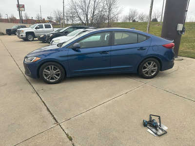 2017 Hyundai Elantra, $0. Photo 3
