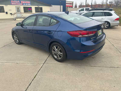 2017 Hyundai Elantra, $0. Photo 4