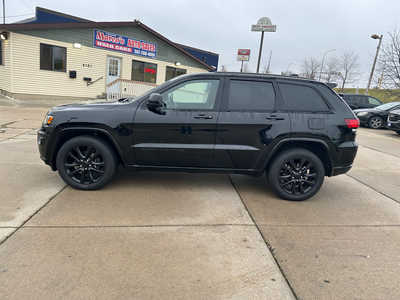 2017 Jeep Grand Cherokee, $0. Photo 2