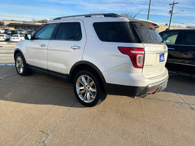 2015 Ford Explorer, $12900. Photo 2