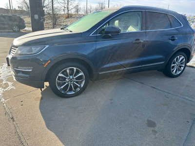 2017 Lincoln MKC, $8900. Photo 3