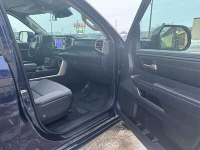 2023 Toyota Tundra Crew Cab, $38900. Photo 12